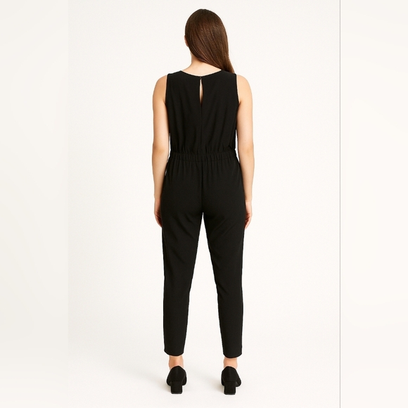 One Clothing Black V-Neck Sleeveless Jumpsuit Women’s Small | Pockets, Chic - Picture 10 of 10